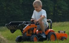Педальный трактор с прицепом и передним ковшом Falk Kubota 2065AM